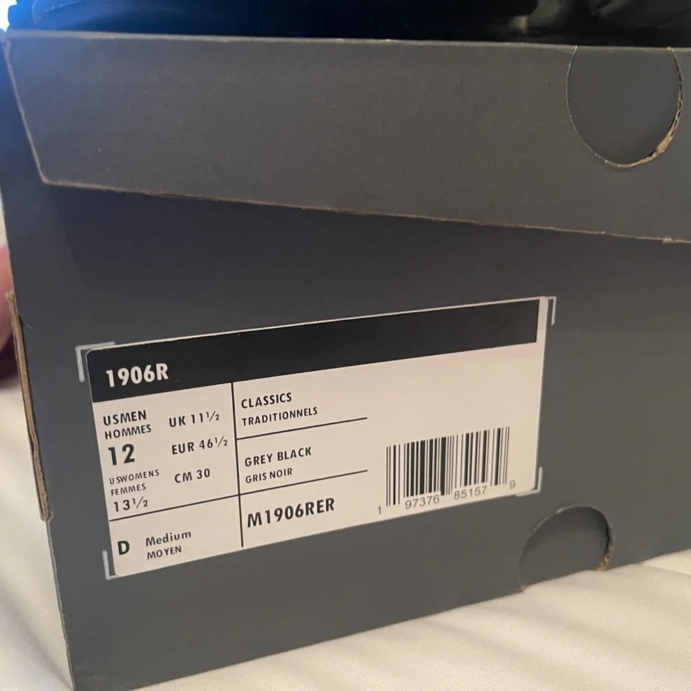 New Balance All-Black 9060 (worn twice) - Picture 5 of 5